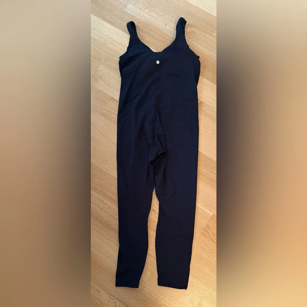 lululemon athletica streamlined sleeveless